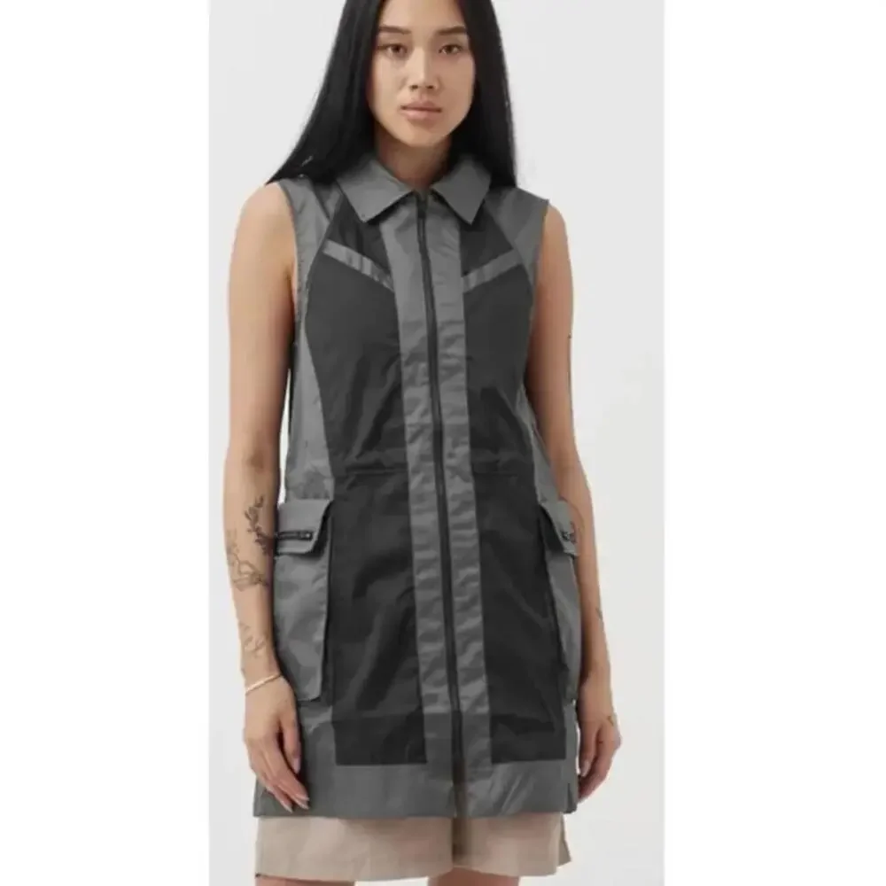 Nike Jordan Women's Color Block Next Utility Capsule Jacket (Medium, Gray/Black)